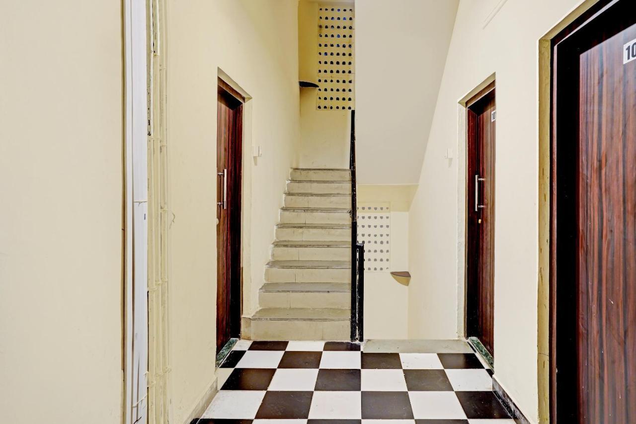 Amba Executive An Apartment Hotel Mundhva Exterior foto
