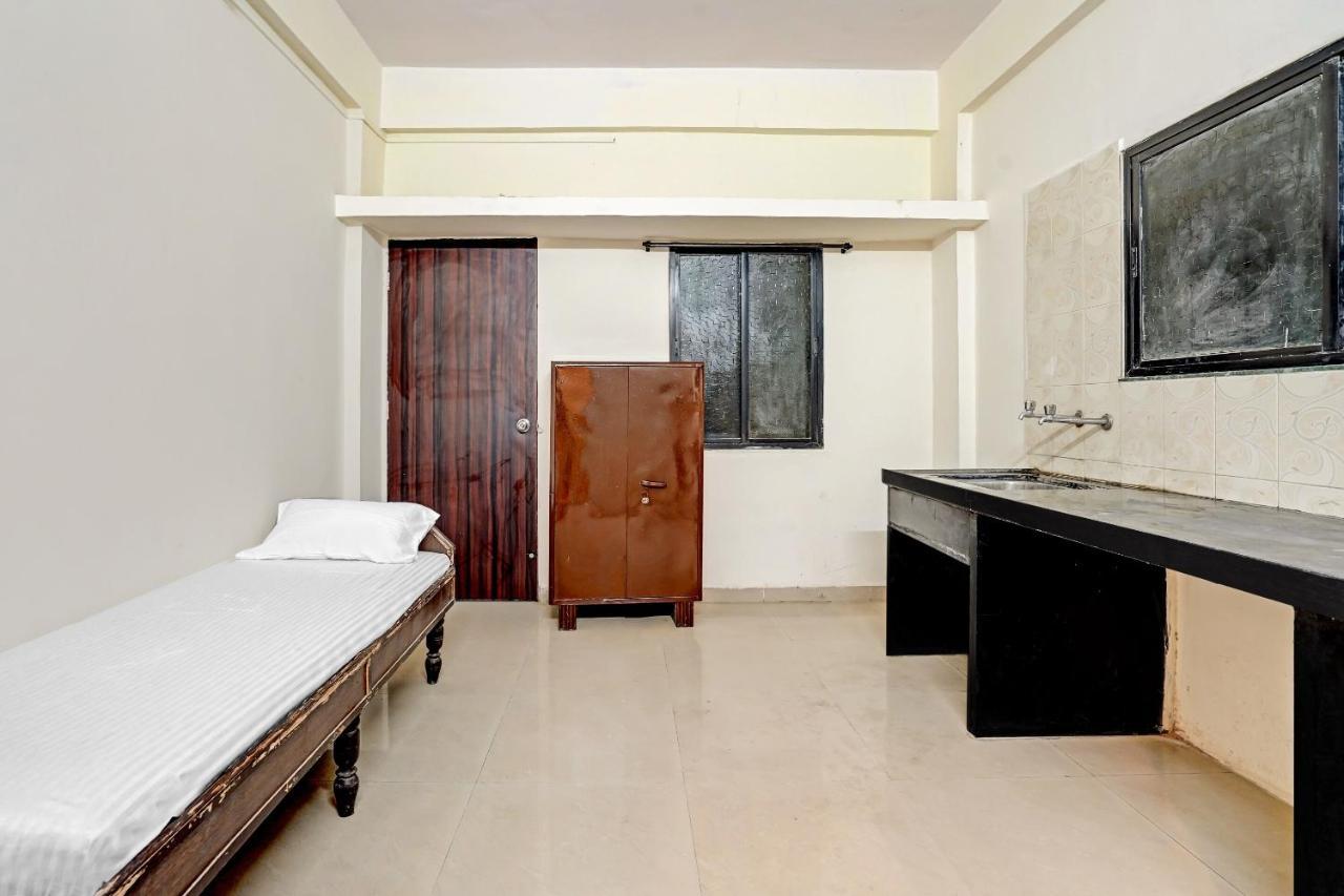 Amba Executive An Apartment Hotel Mundhva Exterior foto